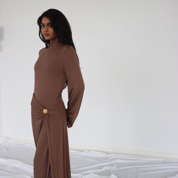 Haya and I Aleyna chocolate modest hijab dress - Picture 1 of 11